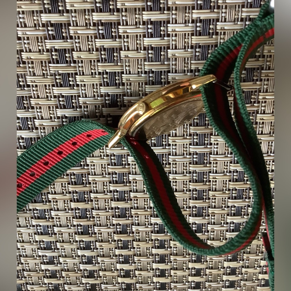 Gucci Gold-Tone Watch set for couple 💚❤️💛 - Picture 13 of 16